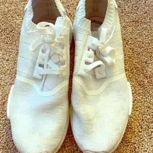 Adidas NMD R2 “Japan”